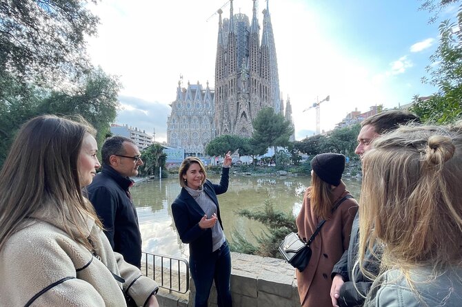 Barcelona Sagrada Familia and Guell Park drink and tapa - The Sagrada Familia interior: skip-the-line plus the light-and-acoustics moment