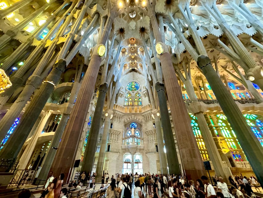 Barcelona: Sagrada Familia Entry Ticket and Guided Tour - The completed-basilica model: why it makes the visit feel bigger