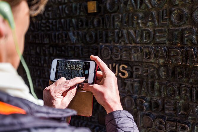 Barcelona: Sagrada Familia Guided Tour with Fast Track Access - The guides you might get: Olga E, Philippe, Paula, Marc, Tony, Julie
