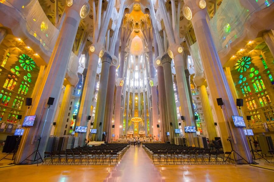 Barcelona: Sagrada Familia Guided Tour with Skip the Line - Key Points You’ll Care About