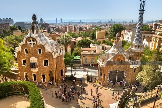 Barcelona Sagrada Familia Guided Tour with skip the line ticket - Museum time after your guide: how to use it well