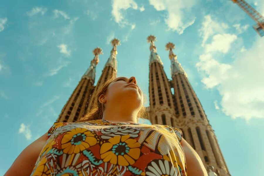 Barcelona: Sagrada Familia Guided Tour with Tower Access - Inside the basilica: what to focus on during the guided walk