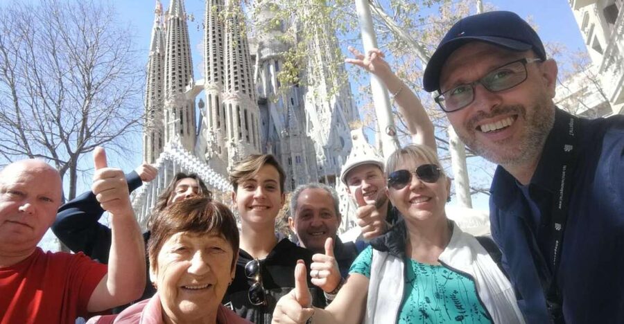 Barcelona & Sagrada Familia Half-Day Tour with Hotel Pickup - La Rambla and the Gothic Quarter: Medieval streets with context