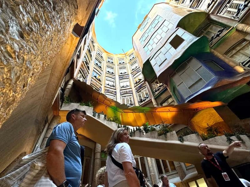 Barcelona: Sagrada Familia, La Pedrera & Cava Tasting Tour - What this Gaudí-and-cava route really means in 4 hours
