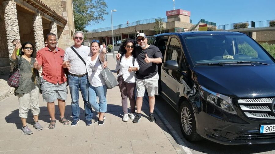 Barcelona: Sagrada Familia & Montserrat Full-Day with Pickup - Passeig to Montserrat: views build as the day shifts from city to mountain