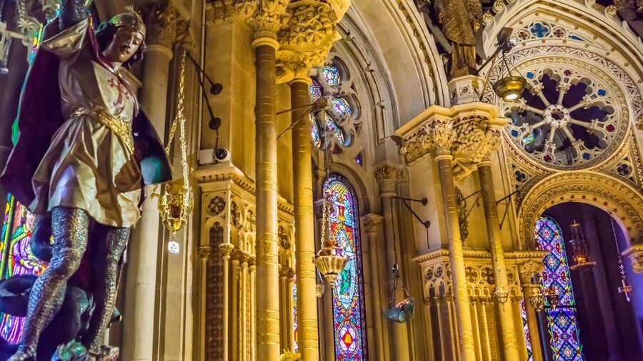 Barcelona: Sagrada Familia & Montserrat Full-Day with Pickup - Santa Maria de Montserrat: why the monastery is more than a photo stop