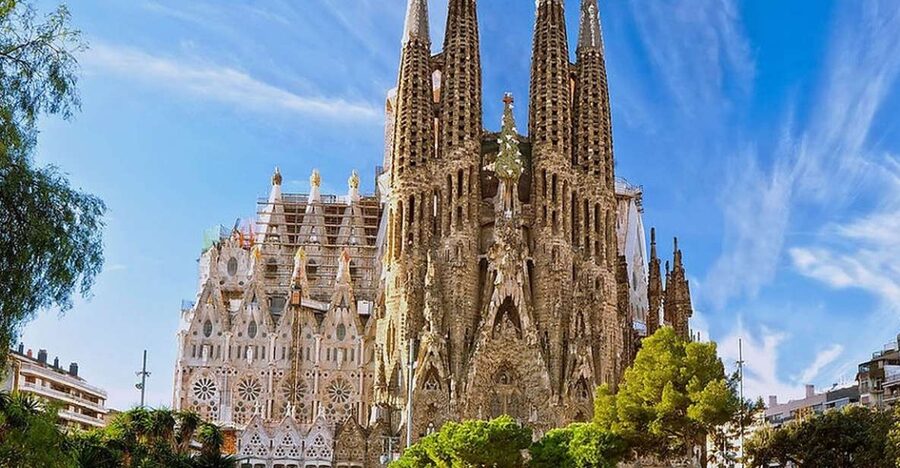 Barcelona: Sagrada Familia & Optional Park Guell Guided Tour - Who this tour suits best (and who should consider DIY)