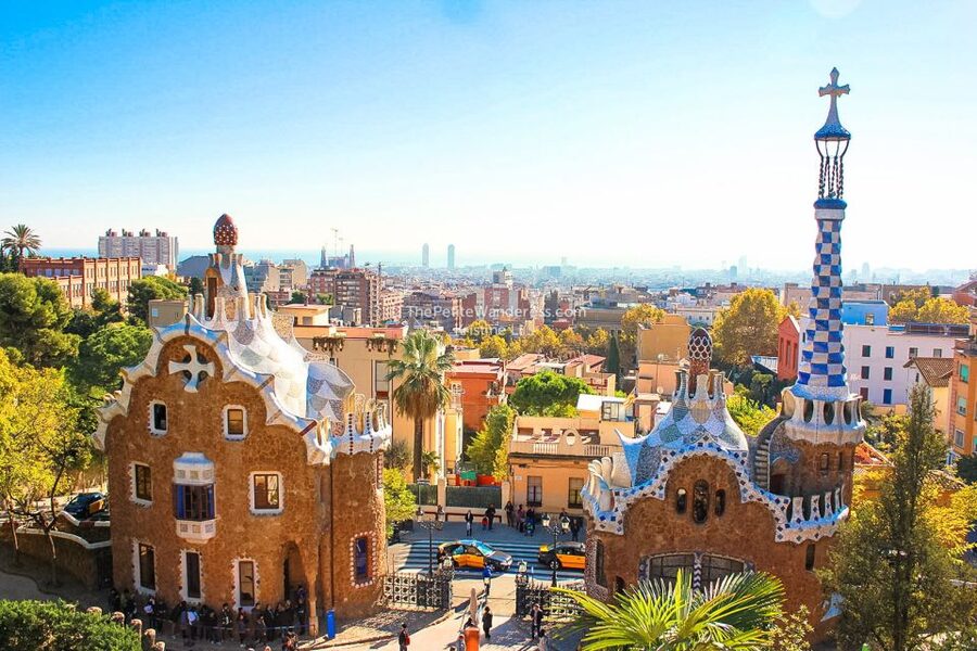 Barcelona: Sagrada Familia & Optional Park Guell Guided Tour - Getting to both sites: hotel pickup and transfer details
