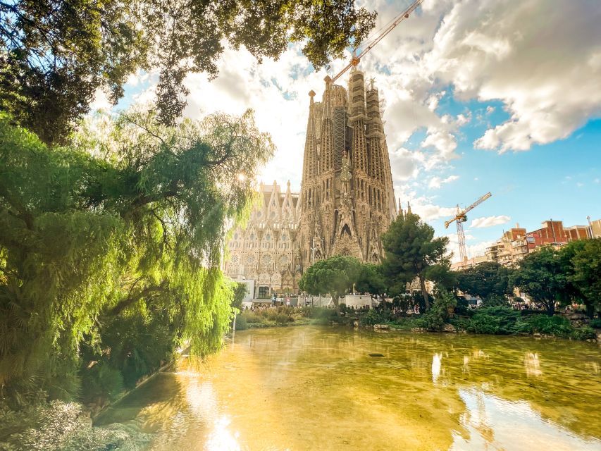Barcelona: Sagrada Familia, Park Güell & Gothic Quarter Tour - Final call: should you book this Barcelona highlights day?