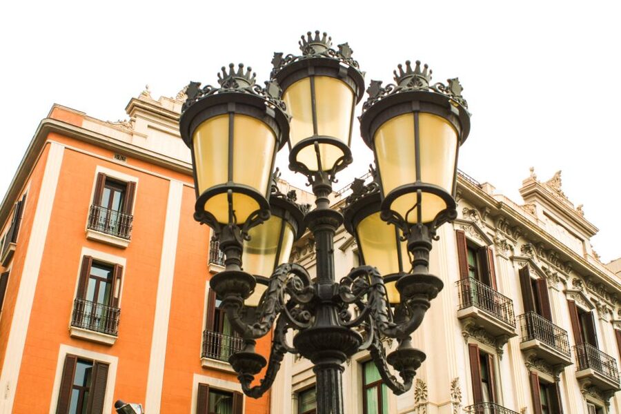 Barcelona: Sagrada Familia, Park Güell & Gothic Quarter Tour - Park Güell, timed right: skip-the-line entry and self-guided freedom