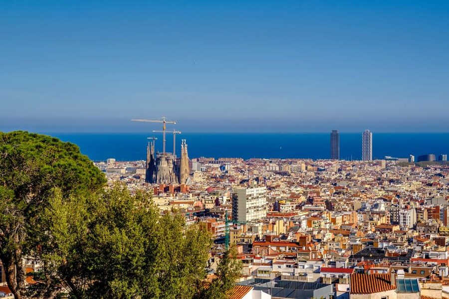 Barcelona: Sagrada Familia & Park Güell Guided Tour & Ticket - Should You Book This Sagrada Familia & Park Güell Combo?