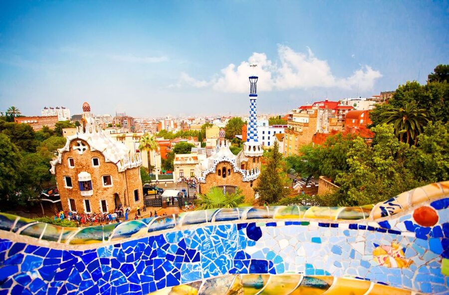 Barcelona: Sagrada Familia & Park Güell Guided Tour & Ticket - Timing and Transfers: Where the Day Can Shine or Slip