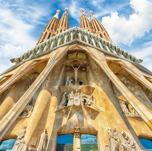 Barcelona: Sagrada Familia & Park Güell Guided Tour & Ticket - Who This Tour Fits Best (and Who Should Rethink It)