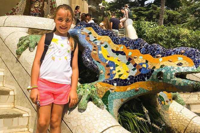 Barcelona: Sagrada Familia, Park Guell & Tapas Private Tour - Gothic Quarter to Plaça Reial: the Barcelona you feel in your feet