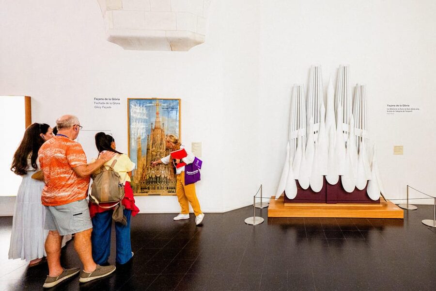 Barcelona: Sagrada Familia Priority Access & Guided Tour - Small-Group Feel and Headsets: Less Waiting, Better Hearing
