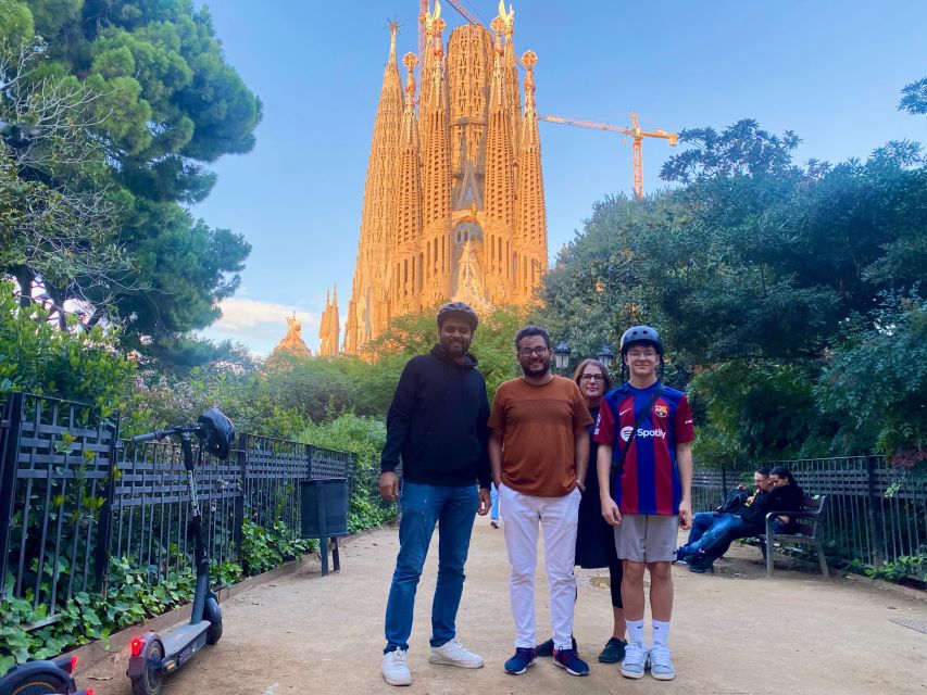 Barcelona: Sagrada Familia Private E-Scooter Tour - Why this scooter-and-bike loop is such a good first taste of Barcelona