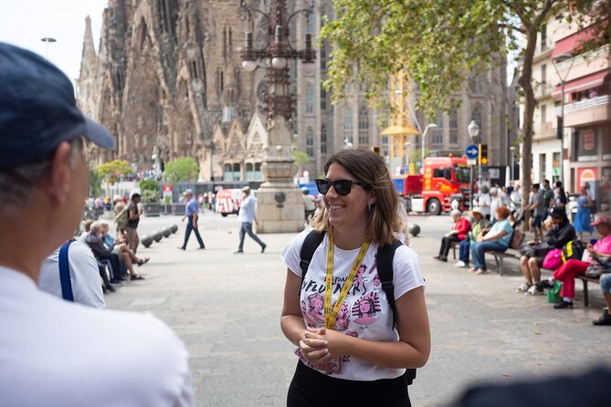 Barcelona: Sagrada Familia Semi-Private Guided Tour - Skip-the-line Sagrada Familia in a small English group