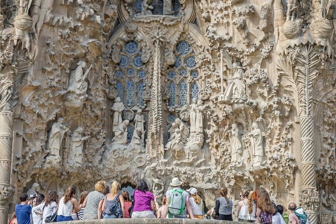 Barcelona: Sagrada Familia Semi-Private Guided Tour - Who this tour fits best (and who should choose differently)
