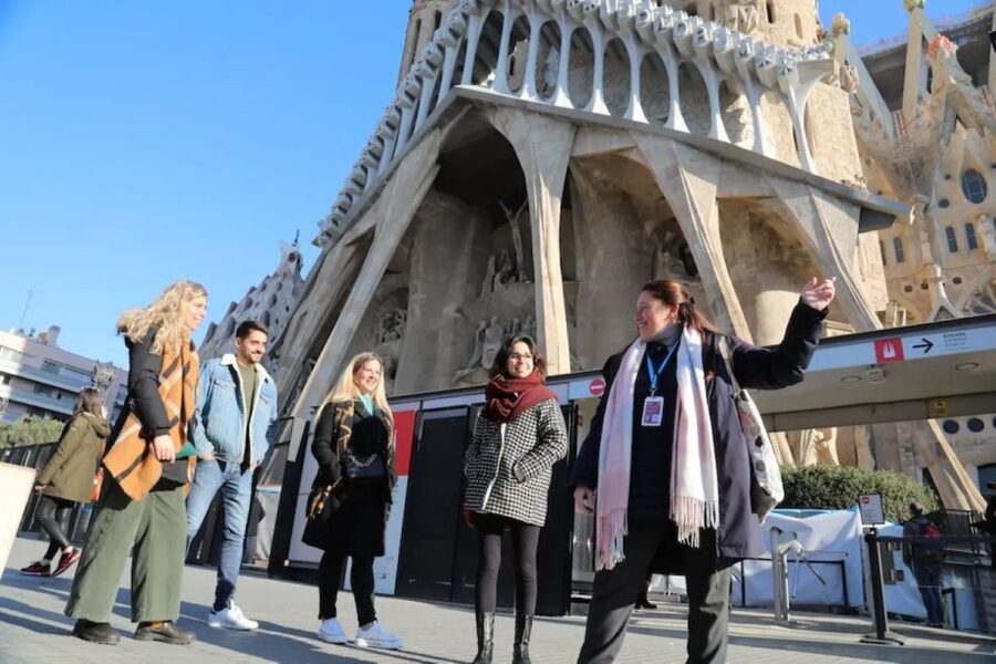 Barcelona: Sagrada Familia Skip The Line Insider Guided Tour - Practical Tips So You Don’t Lose Time on Site