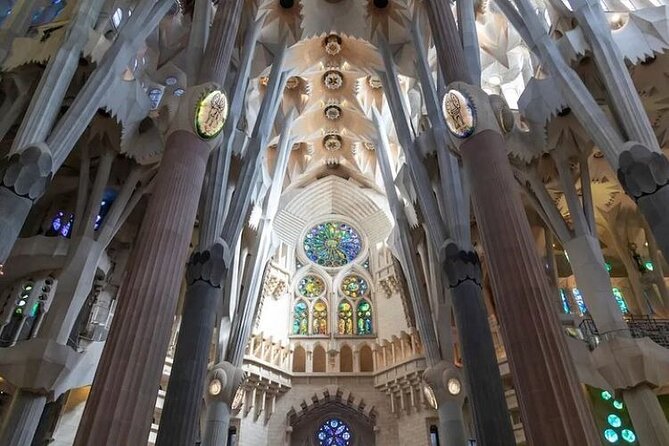 Barcelona: Sagrada Familia Skip The Line Insider Guided Tour - Guides Make the Difference: Examples From Real Tours