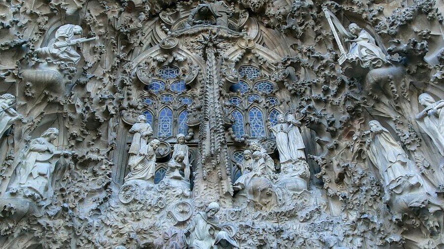 Barcelona: Sagrada Família Skip the Line Tour & Entry Ticket - The Sagrada Família School: A Quirky Detail You Won’t Expect