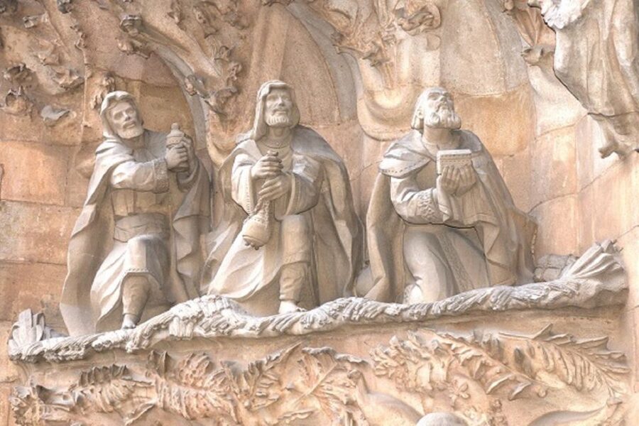 Barcelona: Sagrada Familia Tour of the Facades in German - Nativity Facade: Learning Gaudí’s Visual Language from Stone
