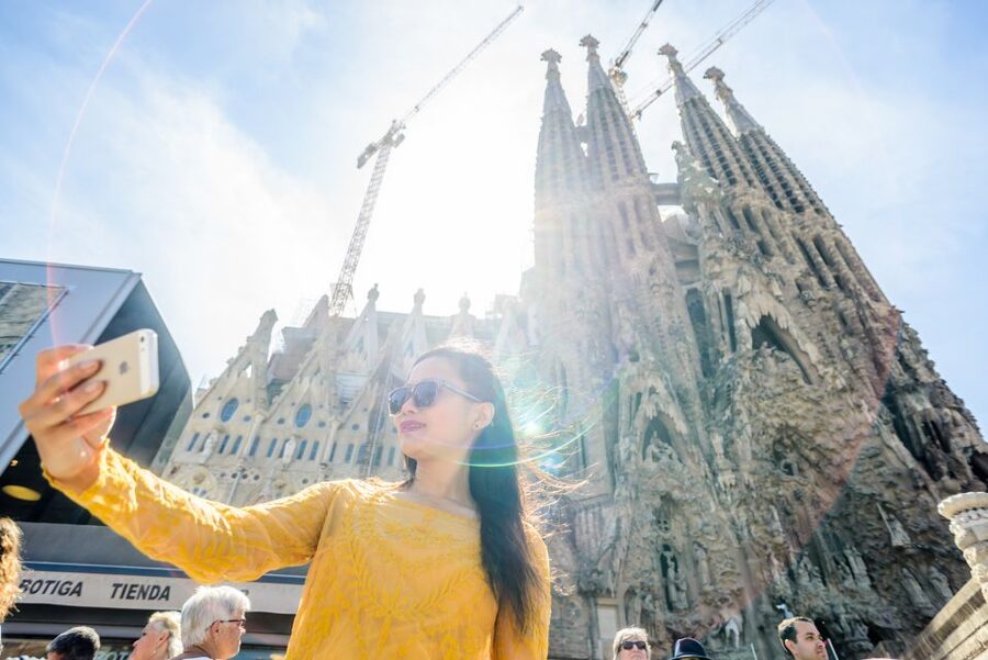 Barcelona: Sagrada Familia Tour & Optional Tower Visit - Dress Code and Rules That Catch People Off Guard
