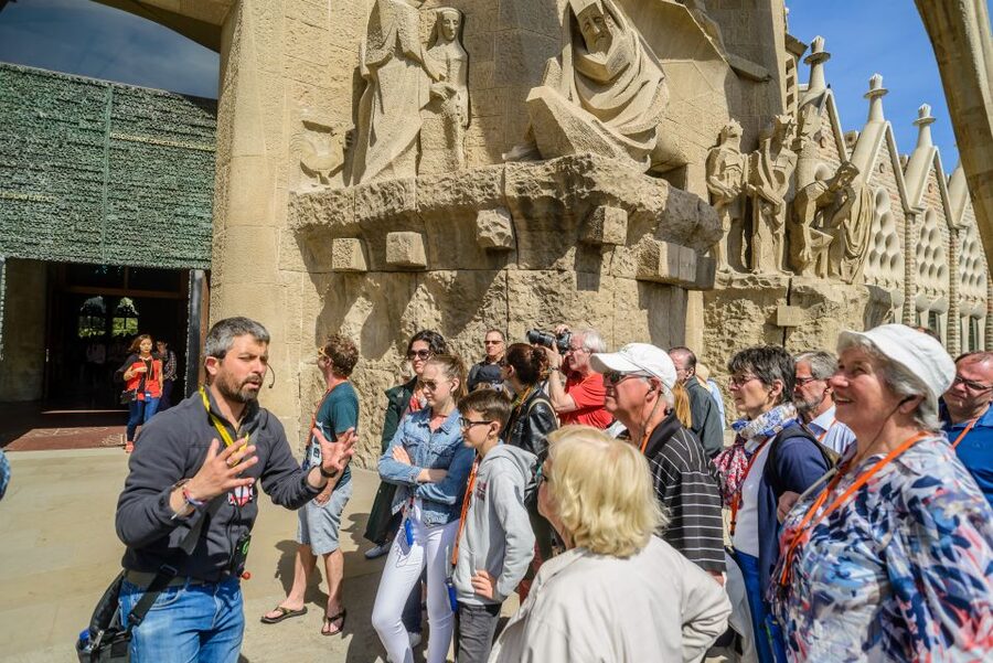 Barcelona: Sagrada Familia Tour & Optional Tower Visit - Should You Book This Sagrada Familia Tour?