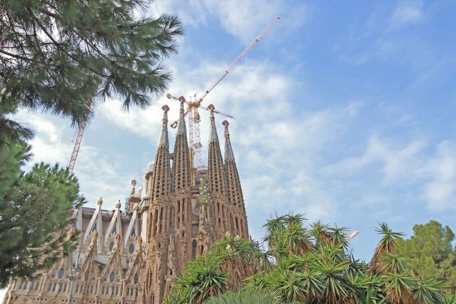 Barcelona: Sagrada Familia Tour with Optional Tower Access - Who Should Book This Tour (and Who Might Skip the Tower)