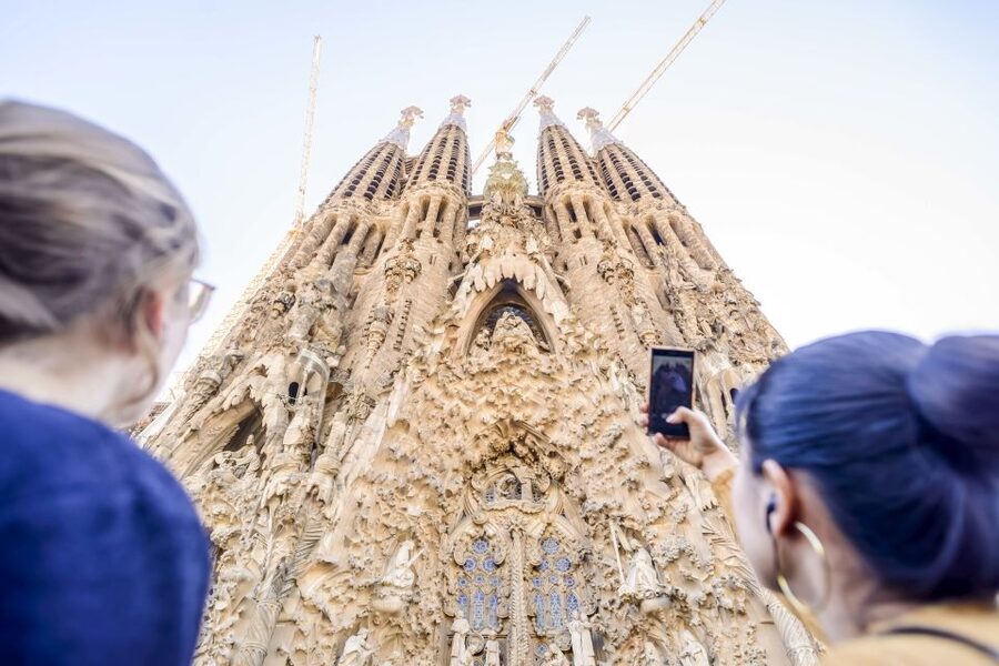 Barcelona: Sagrada Familia Tour with Optional Tower Access - Inside Sagrada Familia: Gaudí, Light, and the Unfinished Story