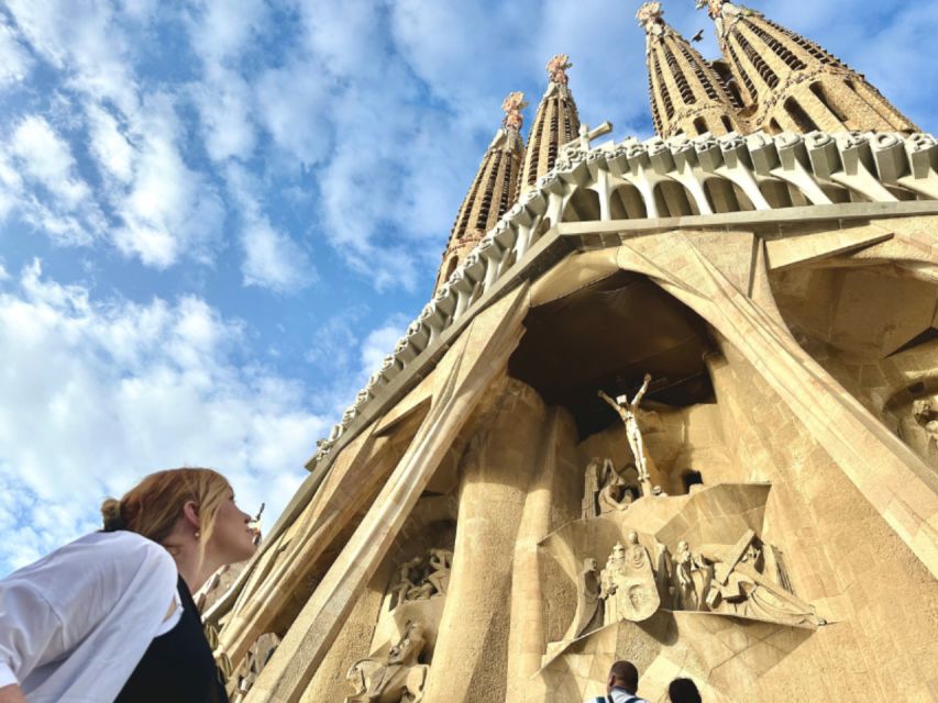 Barcelona: Sagrada Família Tour with Skip-the-Line Access - Small Groups Make the Explanations Land