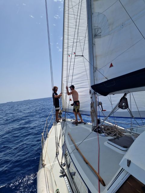 Barcelona: sailing experience, excursions lasting 2h - Price and value: is $71 per person worth it?