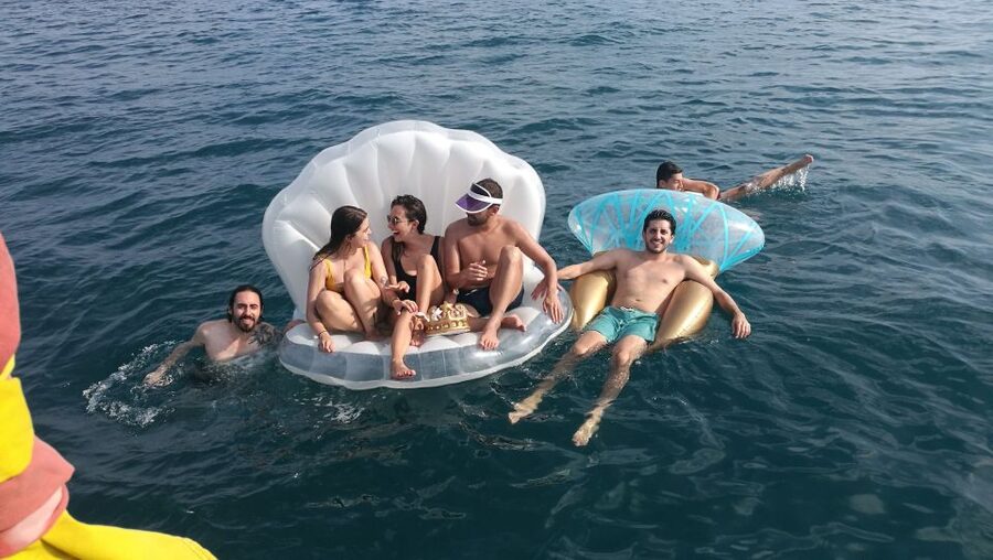Barcelona: Sailing Trip with Drinks and Snacks - When weather turns: how the trip handles wind and waves