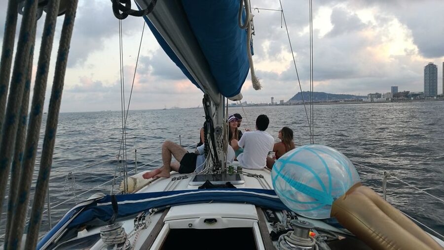 Barcelona: Sailing Trip with Drinks and Snacks - The time plan: what each segment feels like on the water