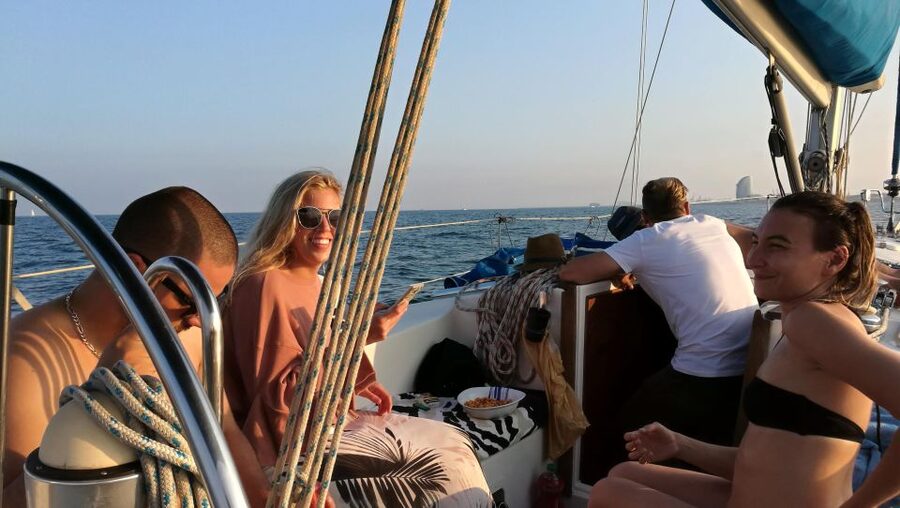 Barcelona: Sailing Trip with Drinks and Snacks - Logistics you’ll want to plan around (without getting bogged down)