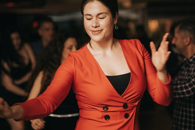 Barcelona Salsa Lovers Dance Experience - Who’s teaching? The Ellie effect (and what you should look for)