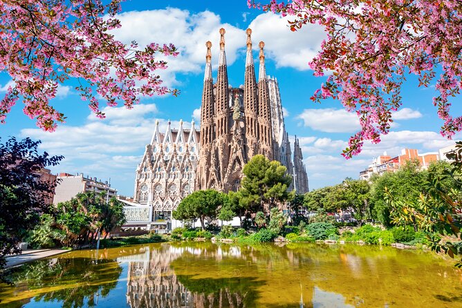 Barcelona Scavenger Hunt and Sights Self-Guided Tour - Casa Amatller and Casa Batlló: A Modernist Warm-Up You Can Do at Your Pace