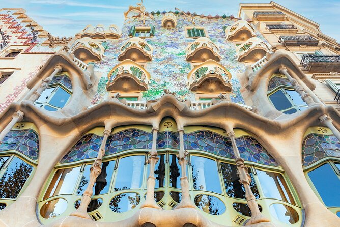 Barcelona Scavenger Hunt and Sights Self-Guided Tour - La Sagrada Familia: The Stop Where Questions and Photo Tasks Meet
