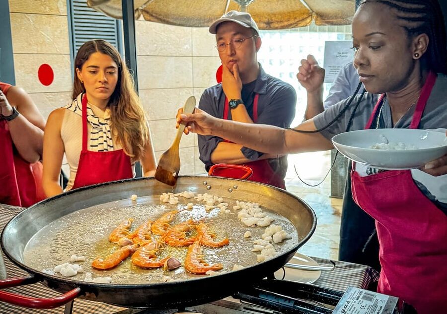 Barcelona: Seafood Paella ★Maestro★ & Tapas & Sangria - What you should watch for before you book