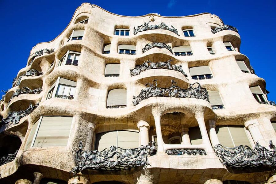 Barcelona Segway Tour: ❤️Gaudi Highlights❤️ - Segway Setup and Safety: Helmets, Water, and Weather Proofing