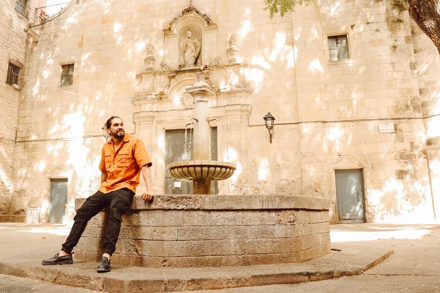 ✅ Barcelona: Sightseeing Professional Photoshoot Session - How you get around 100 photos the same day