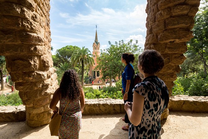 Barcelona: Skip-the-Line Gaudi's Park Guell Guided Tour - Hidden Corners Before the Big Stops