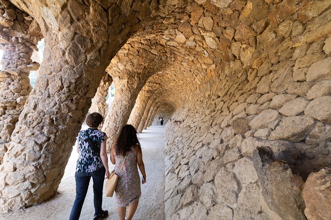 Barcelona: Skip-the-Line Gaudi's Park Guell Guided Tour - Group Size, English, and the Pace You Should Expect