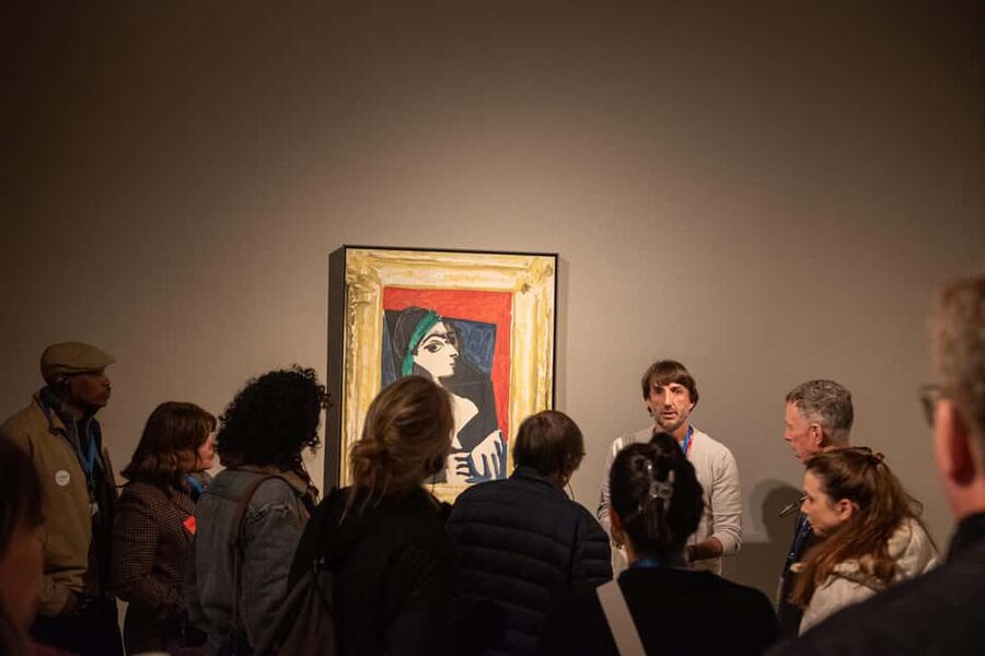 Barcelona: Skip-the-Line Guided Tour of the Picasso Museum - Finding Palau Dalmases and Getting Started Smoothly