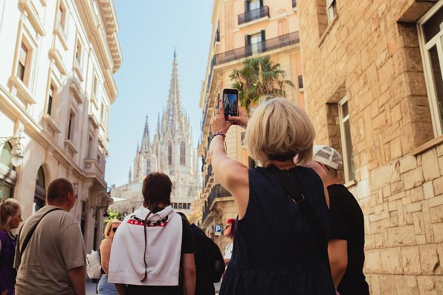 Barcelona: Small Group Gothic, Tapas & Churros Tour! - Timing, effort, and who this fits best
