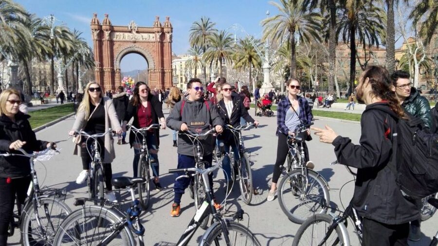 Barcelona: Small Group or Private Bike Tour - Why a Barcelona Bike Tour Makes Sense for Your Time