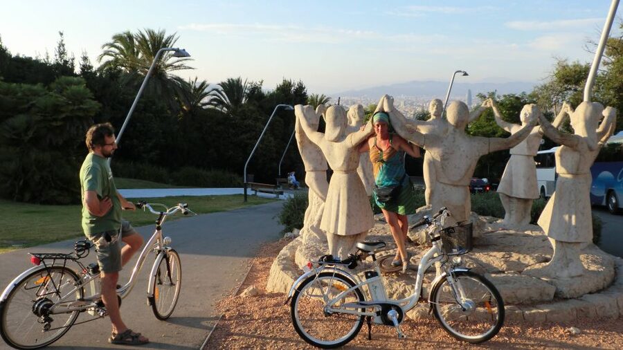 Barcelona: Small Group or Private Bike Tour - Guide Attention in a Private Setup (And Why It Can Matter)