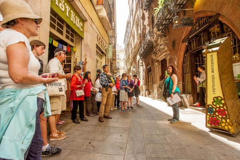 Barcelona: Small Group Picasso Tour with Picasso Museum - What to expect from timing, group size, and pace