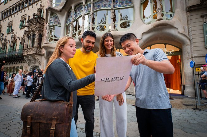 Barcelona Street Escape: Gaudi and the Hidden Treasure - Federico’s role: why good instructions change the whole experience