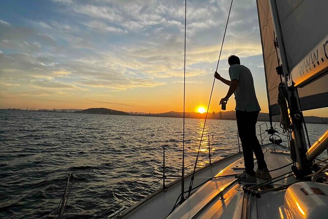 Barcelona Sunset and Day Sailing Cruise - Views and Photo Spots: Skyline, Coastline, and Sunset Timing